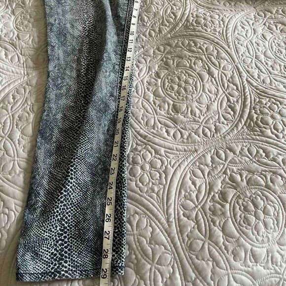 Tory Burch Blue Boa Snakeskin Print Skinny Jeans Size 30 - Picture 11 of 16